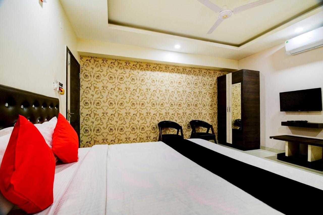 Collection O 73981 Imperial Inn グワーハーティー エクステリア 写真